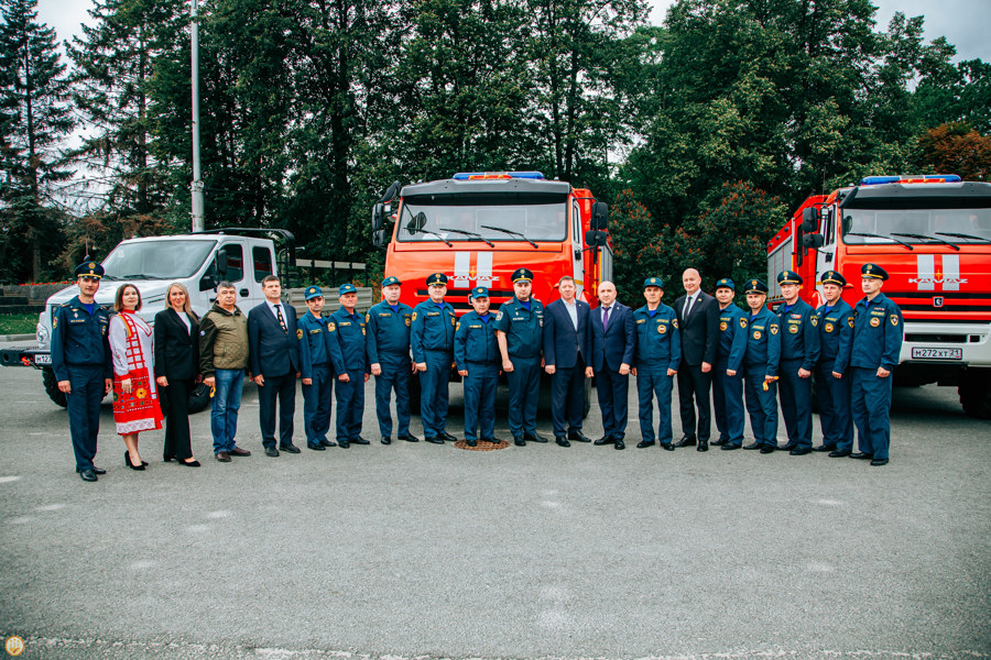 Пожарным Чувашии вручили ключи от двух новых автоцистерн