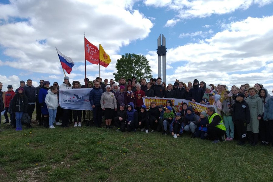 Торжественный митинг у стелы «Труженикам тыла» - дань уважения и памяти всем ветеранам ВОВ, участникам строительства оборонительных рубежей и труженикам тыла