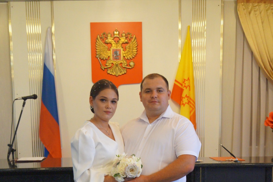 В праздник Ивана Купалы в Новочебоксарске вступили в брак пять пар