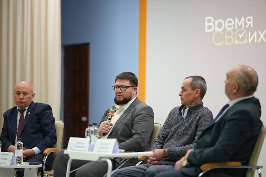 Глава Чебоксар встретился с участниками программы «Время СВОих»