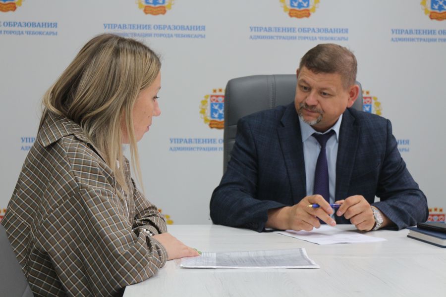 Начальник управления образования Алексей Лукшин провел прием граждан