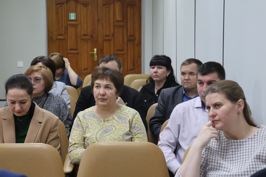 Благоустройство и социальная политика: еженедельное совещание в администрации Цивильского округа