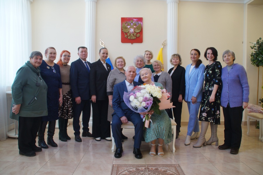 В год 555-летия Чебоксар «золотую» свадьбу отмечают ветераны «Промтрактора» супруги Алексеевы
