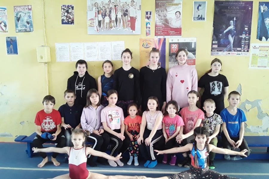 Воспитанники социально-реабилитационного центра посетили спортивную школу