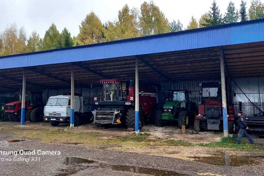 Постановка сельскохозяйственной техники на зимний период