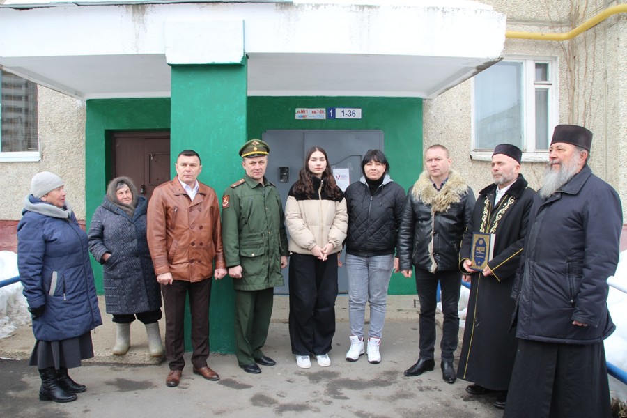 В Новочебоксарске обновили мемориальные доски в память о погибших при выполнении воинского долга
