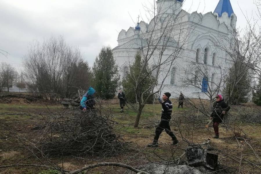 В муниципальных округах Чувашии проводятся субботники в рамках акции «Всероссийский день заботы о памятниках истории и культуры»