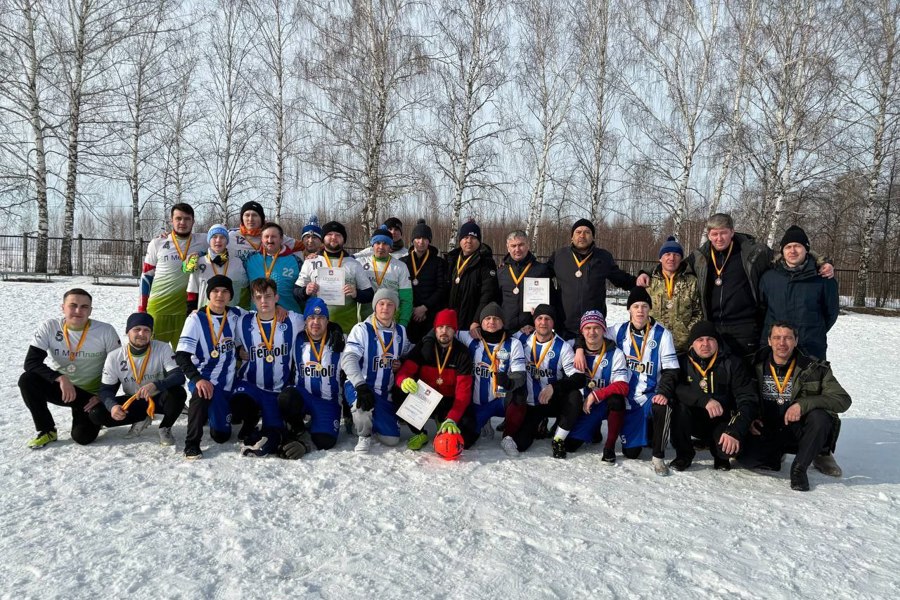 Кубок Ядринского муниципального округа по зимнему футболу прошел на стадионе «Труд» г. Ядрин.