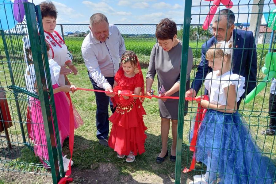 Открытие детской игровой площадки в селе Новые Байбатырево