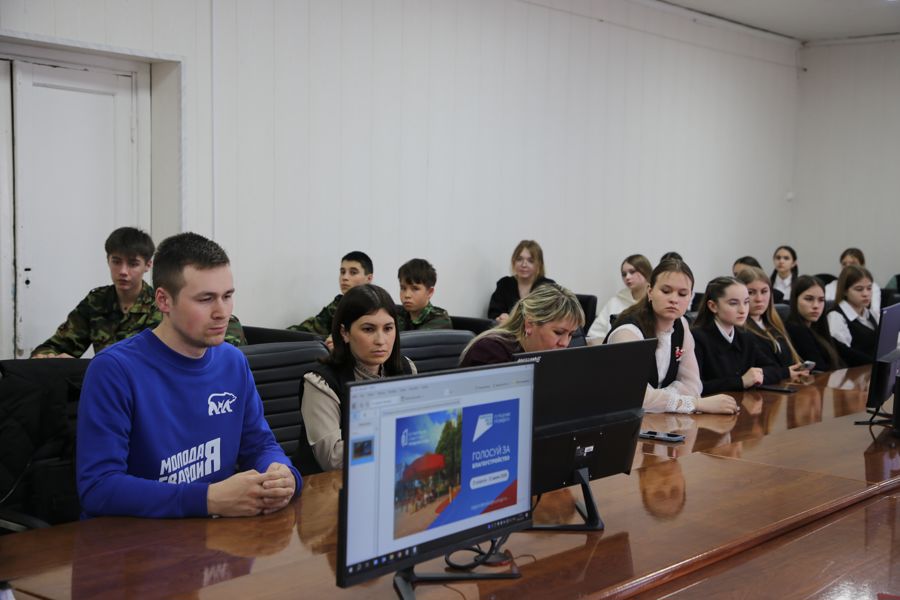 Волонтёры на старте: помощь в голосовании за комфортную городскую среду