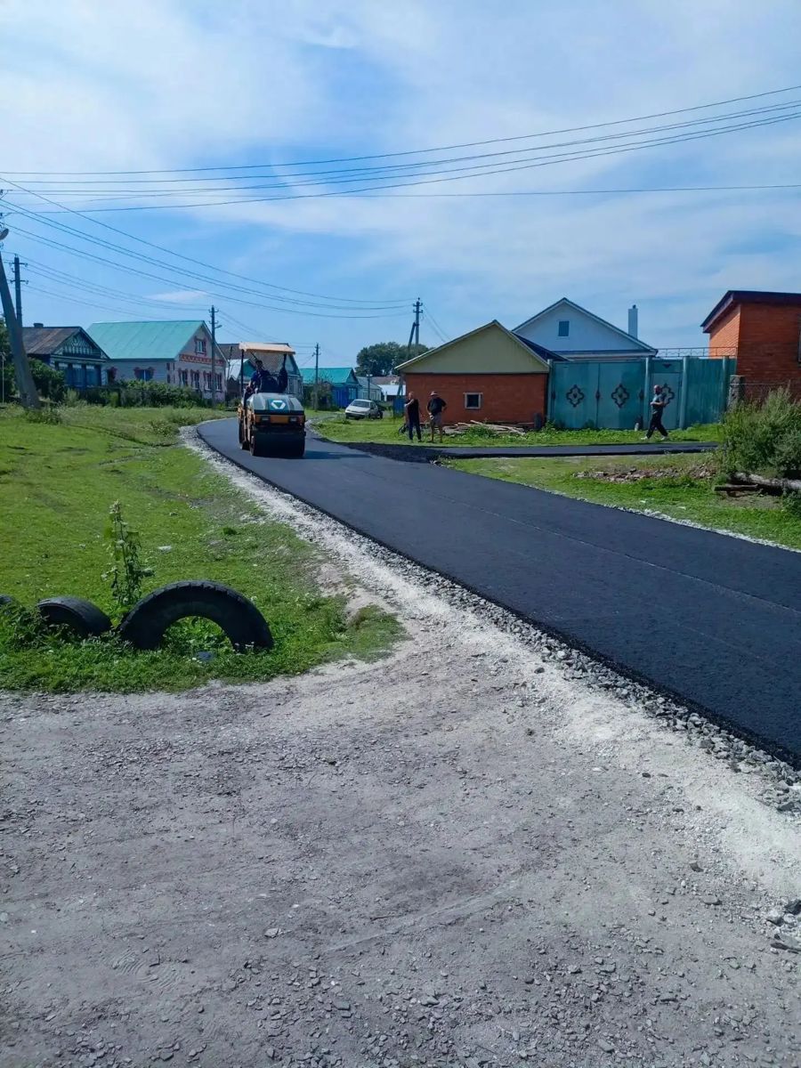 В деревне Татарские Сугуты Батыревского округа завершено асфальтирование дороги по улице Молодёжная