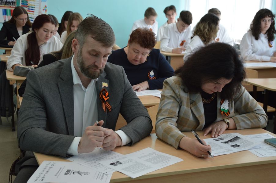 «Диктант Победы»: единство поколений в честь великой даты