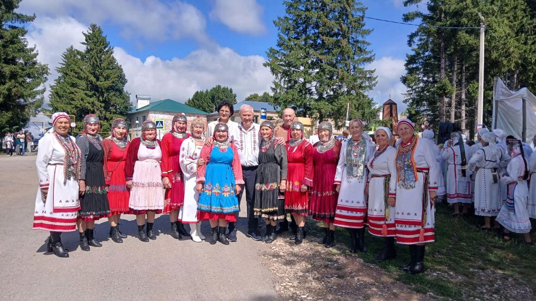 Народный ансамбль «Ҫӑлкуҫ» выступил на праздновании Дня деревни Эльбарусово