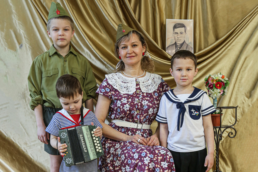 Фотоакция «Мода победы» в проекте «Победный май»