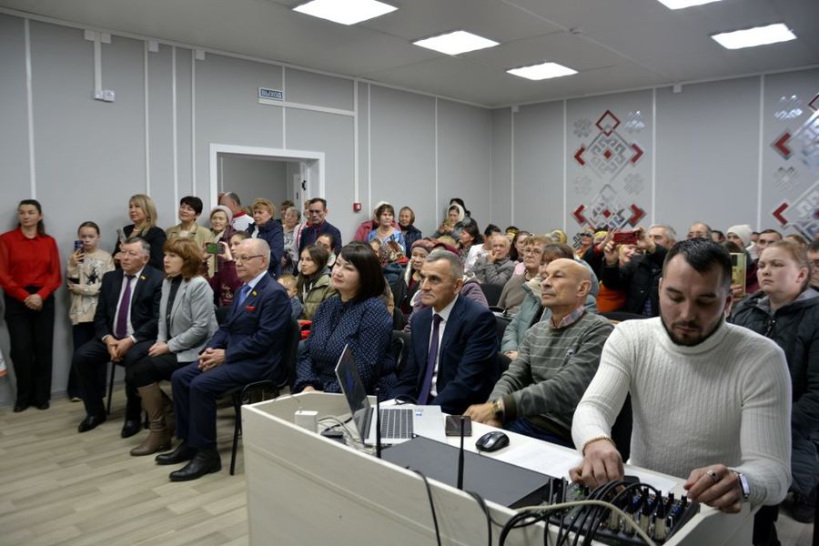 В Чураккасах распахнул свои двери новый по  счету третий клуб, но и не последний: «пусть он станет центром притяжения селян, сердцем культурной жизни деревни»
