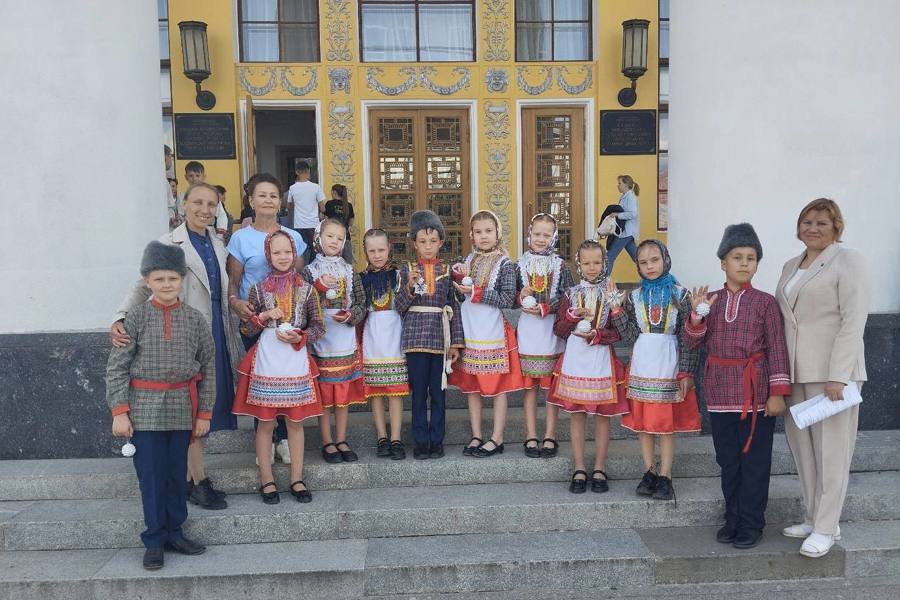 Детский ансамбль «Хĕвелпи» Климовского Дома культуры принял участие в Республиканском фестивале «Черчен чечексем»/«Цветы Чувашии»