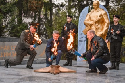 В Кугесях, в преддверии празднования Дня Победы, состоялась церемония зажжения Вечного огня