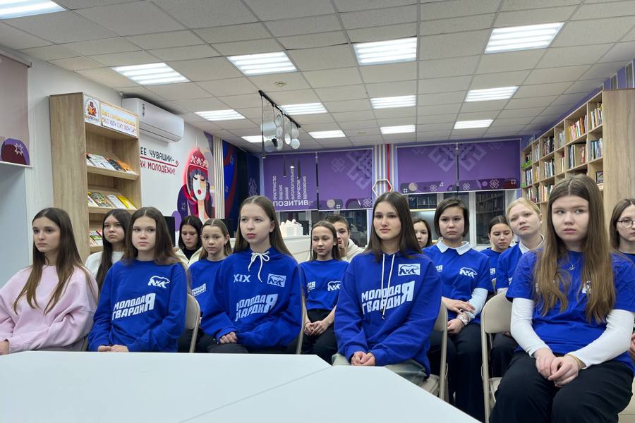 Молодогвардейцы Красноармейского местного отделения встретились с инспектором ПДН ОП по Красноармейскому району МО МВД России «Цивильский»