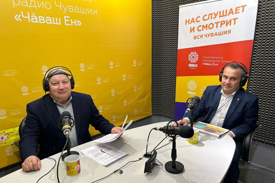 Глава Янтиковского округа Олег Ломоносов выступил в прямом эфире Национального радио Чувашии