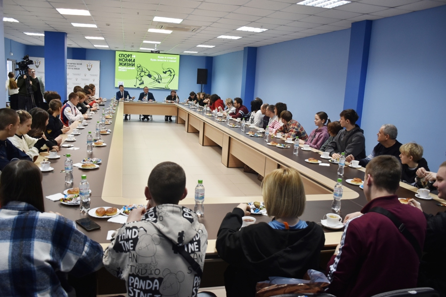 Встреча министра В.В. Петрова со спортсменами и тренерами ДНР