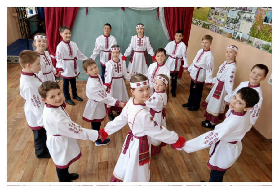 Благодаря гранту ПАО «Лукойл» ансамбль «Тивлет» обновил сценические костюмы