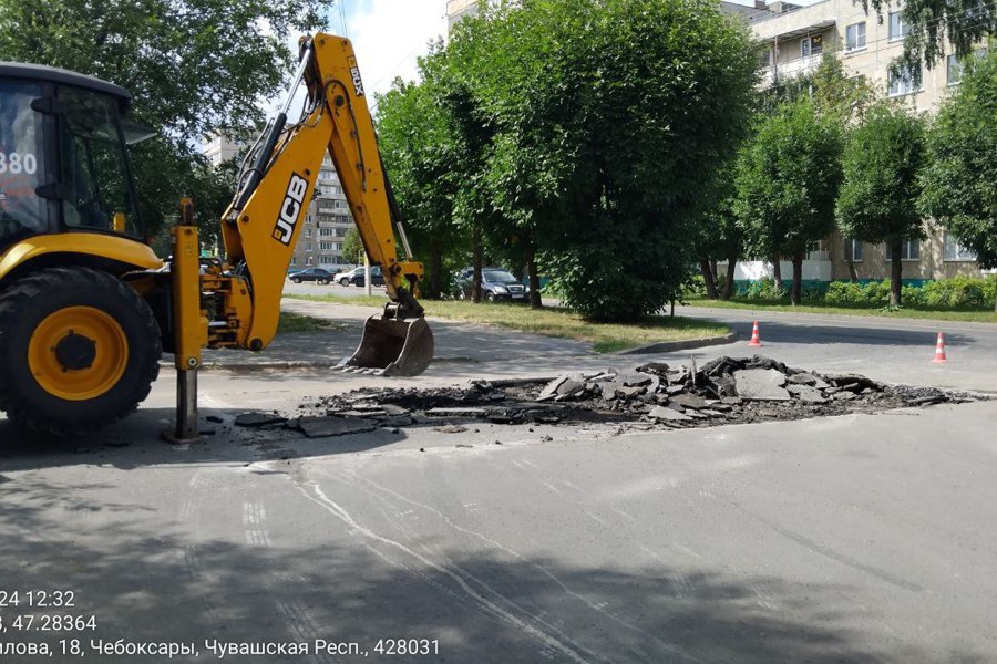 В Новоюжном районе Чебоксар проводится ямочный ремонт