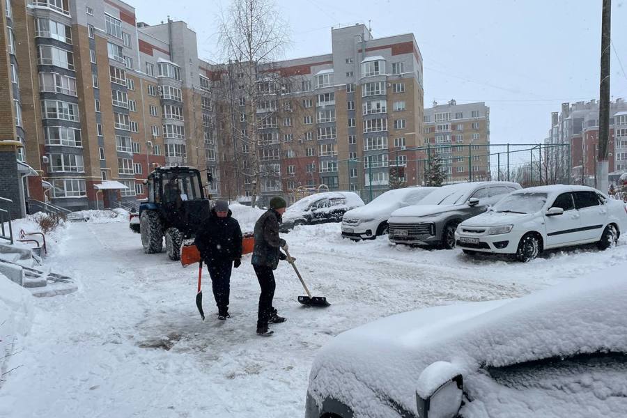 Снегопад-2024: на помощь городским службам вышли жители города Чебоксары