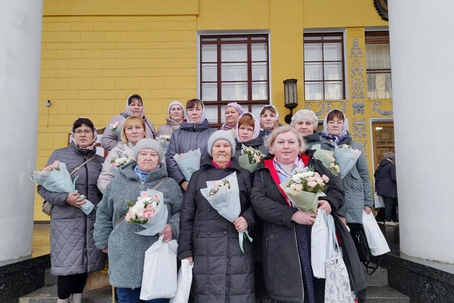 Спектакль «Материнское поле»: подарок матерям участников спецоперации накануне Дня матери