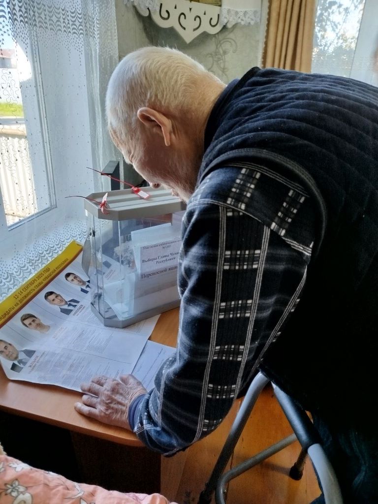 Сделал выбор в будущее Чувашской Республики единственный участник ВОВ, Почетный гражданин Моргаушского муниципального округа 99-летний житель с. Моргауши Николай Алексеев
