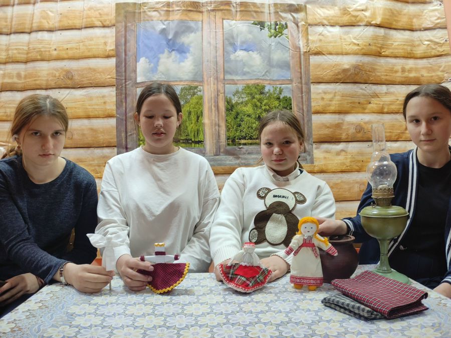 Познавательная программа «Мастерская народной куклы» в Новоайбесинском СДК