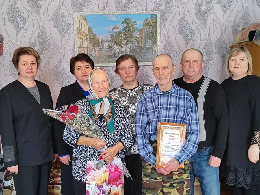Супруги Тюгашкины из поселка Восход Алатырского округа отпраздновали 70-летний юбилей семейной жизни