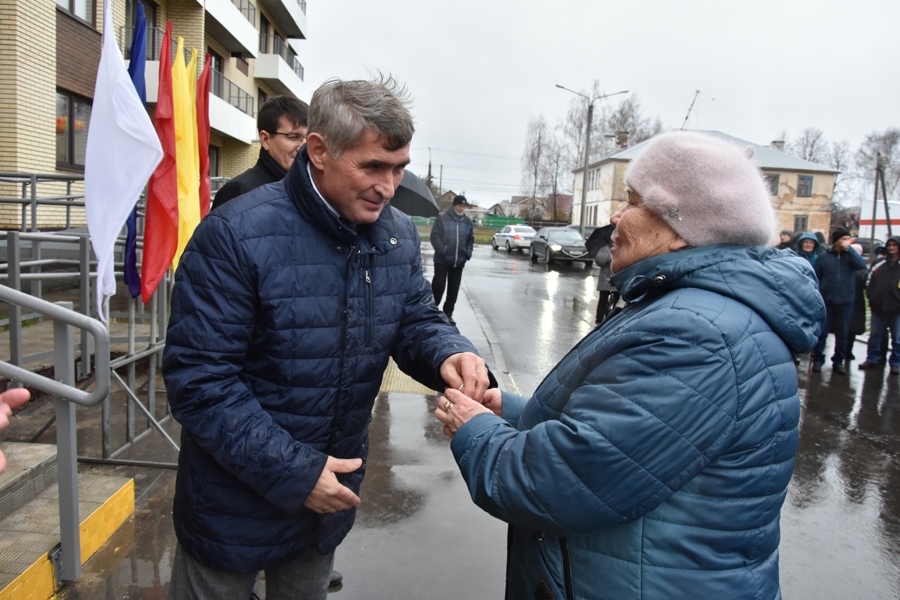 За последние три года обеспечены жильем все многодетные семьи с шестью и более детьми