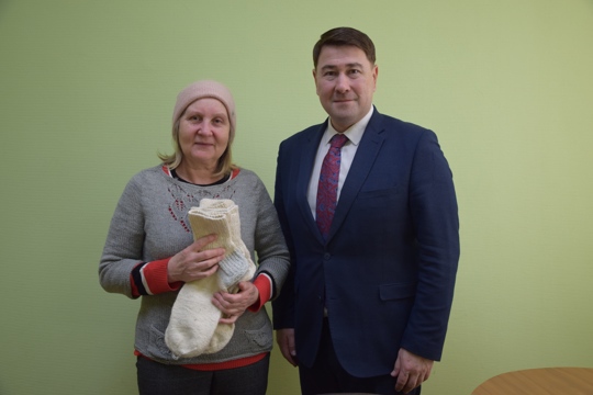 В поддержку мобилизованных граждан жительница г. Чебоксары связала 30 пар шерстяных носков