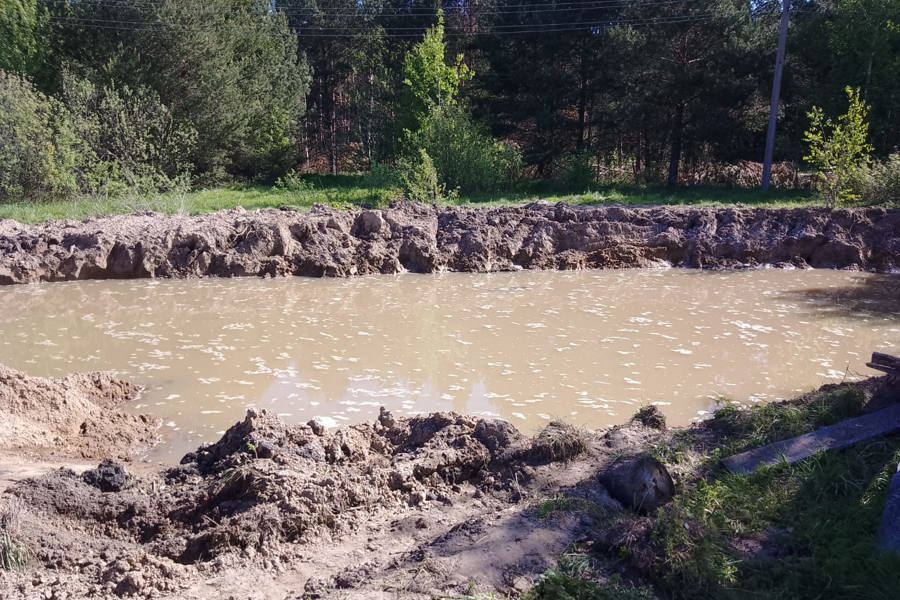 В с. Большие Алгаши обустраивают противопожарный водоем