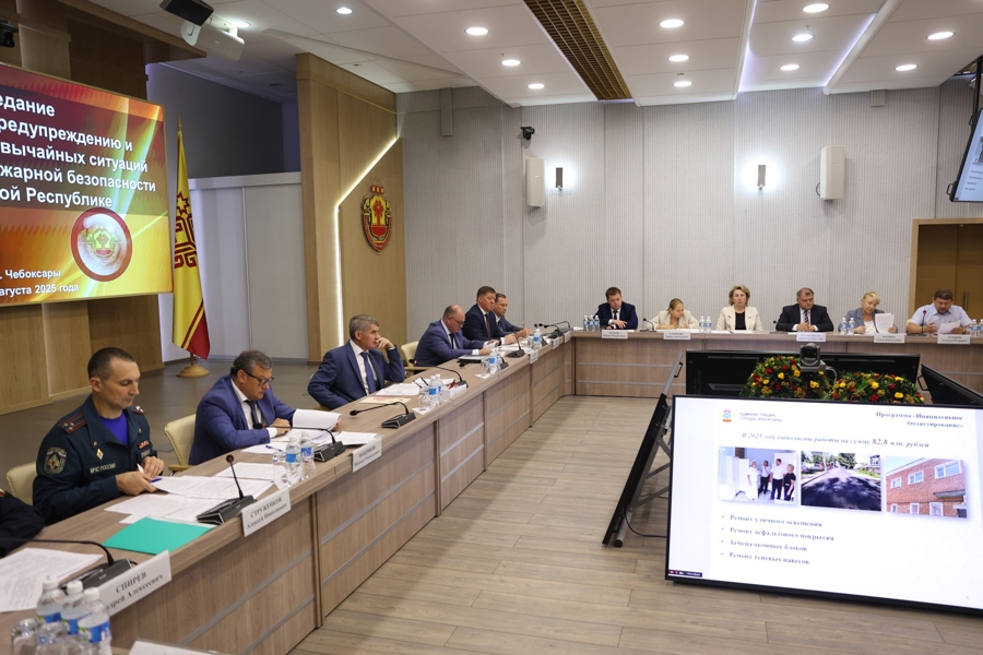 Олег Николаев поручил обеспечить пожарную безопасность всех образовательных учреждений республики