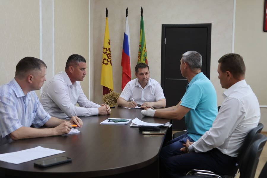 Юрий Константинов провёл приём граждан