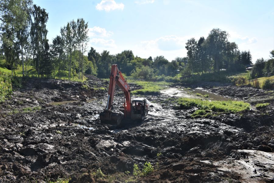 В д. Ефремкасы обновляют противопожарный водоем в рамках программы «НИМЕ – Народный бюджет»