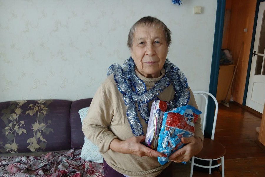 Новогоднее тепло для пожилых жителей.