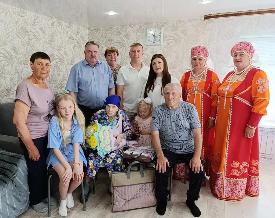 Старейшине рода семьи Фиониных из деревни Мачкасы исполнилось 100 лет