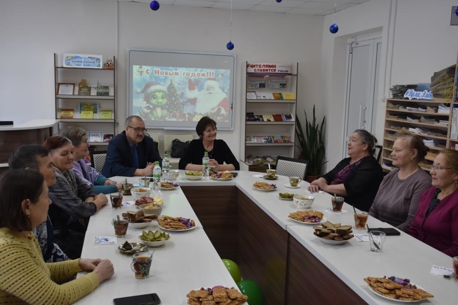 Аликовские «серебряные» волонтеры собрались за круглым столом
