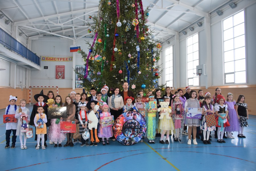 В Аликовском муниципальном округе прошла благотворительная акция «Елка желаний»