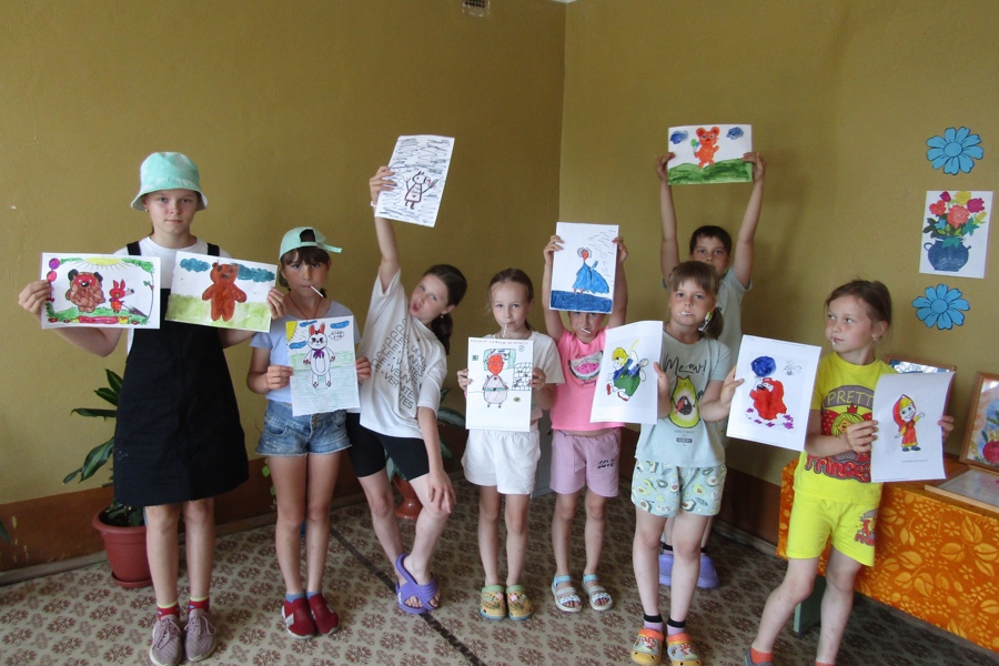 В Ахматовском СДК прошел конкурс рисунков «Мы фантазеры»