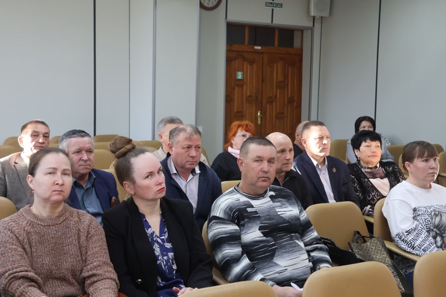 В администрации округа подвели первые итоги года и рассмотрели вопросы подготовки к приёмной кампании в первые классы