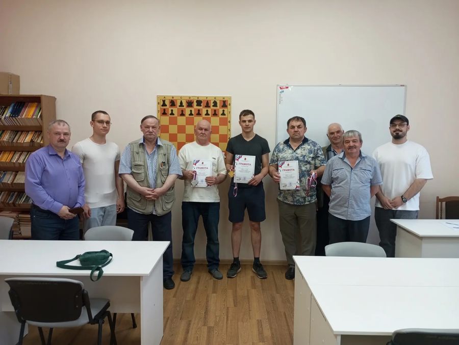 В Алатырском филиале ЧГУ прошли шахматные соревнования в честь 81‑й годовщины Победы