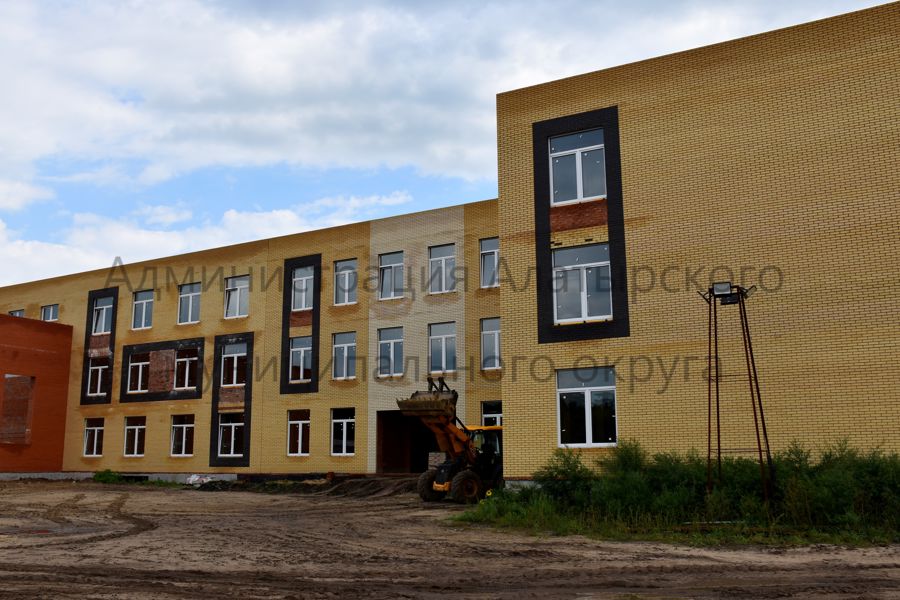 Будущее строится сегодня: в Алатырском муниципальном округе возводят школу нового поколения