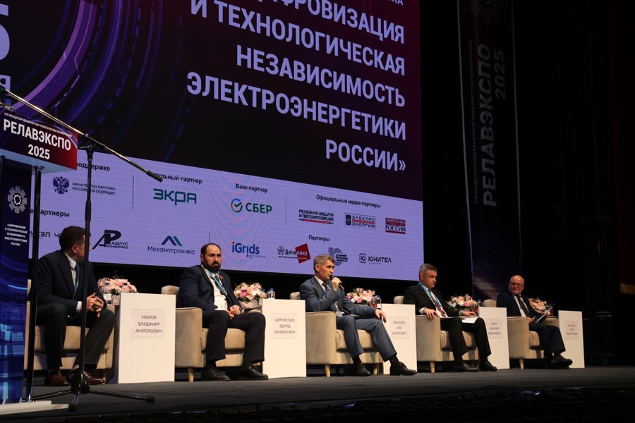 Олег Николаев укрепляет лидерство Чувашии в энергетике: в Чебоксарах открылся Форум «РЕЛАВЭКСПО-2025»