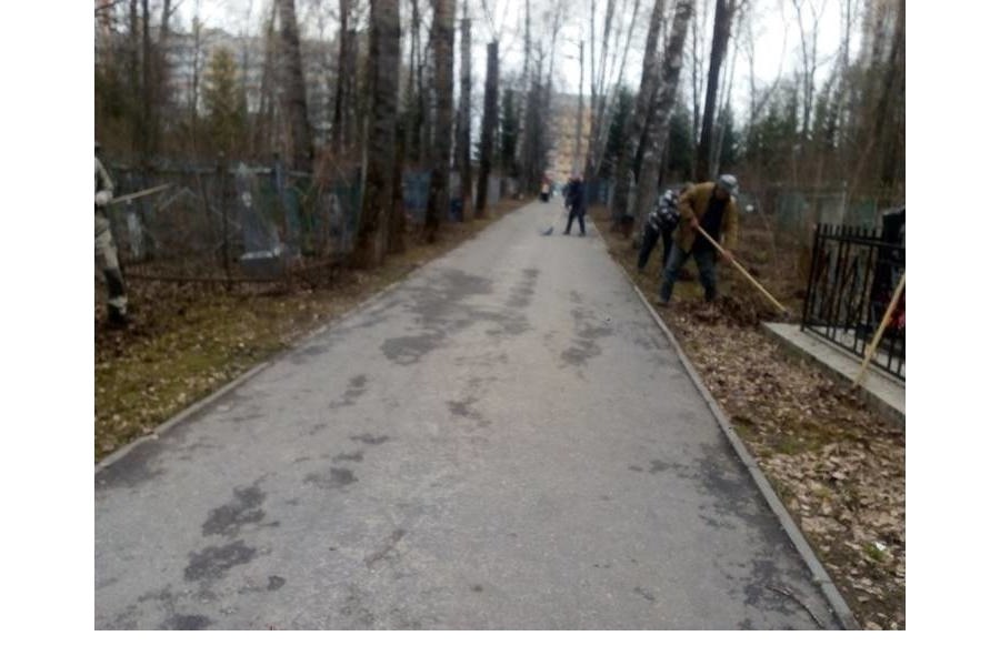 В рамках подготовки в Троице продолжается благоустройство городских кладбищ