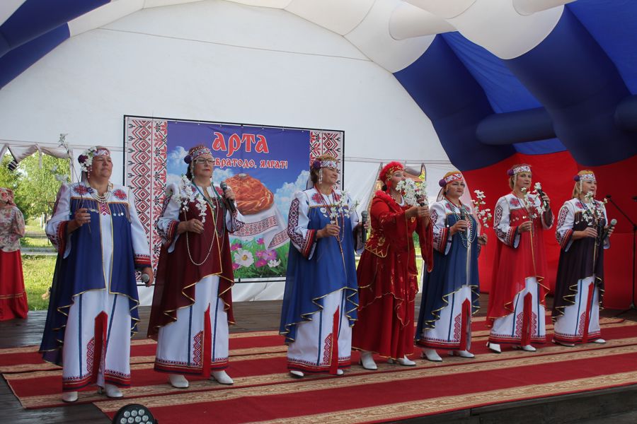 В Порецком округе прошел республиканский фестиваль мордовского народного творчества «Арта»