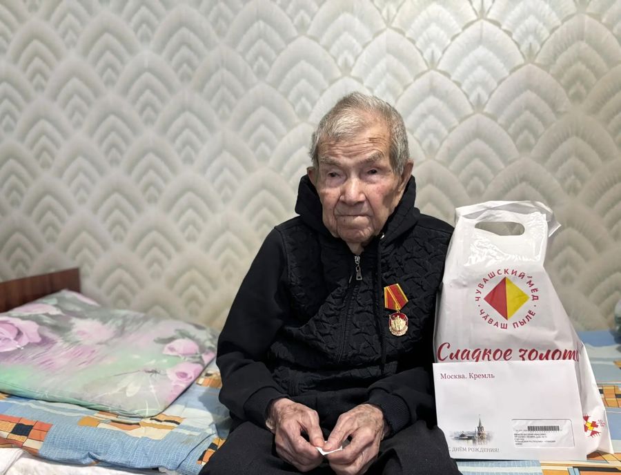 99 лет исполнилось жителю города Канаша Василию Ивановичу Иванову