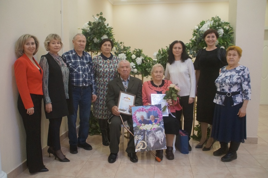 60 лет любви и верности: супруги Калинины из Чебоксар празднуют бриллиантовую свадьбу
